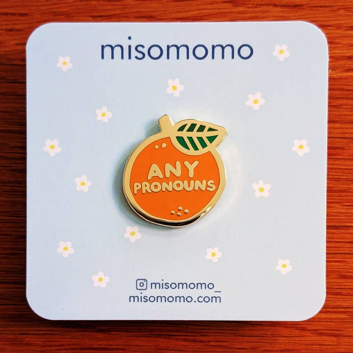 misomomo - Wholesale Lapel Pin/Button - Pronoun Orange Pin - any pronouns1