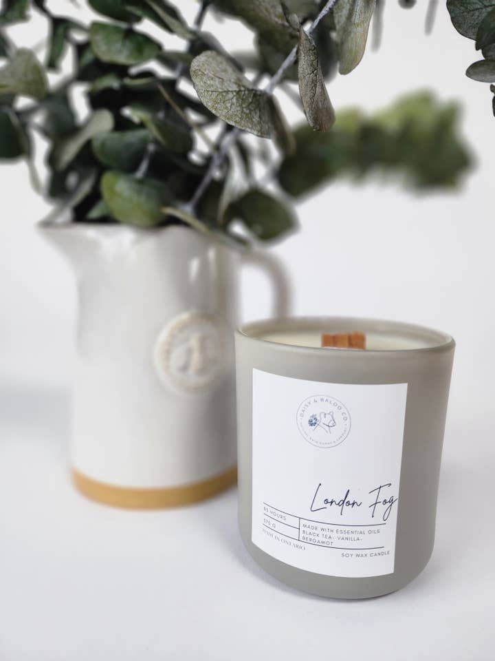 Bougie London Fog 13 oz pour la vente par Daisy & Baloo Co