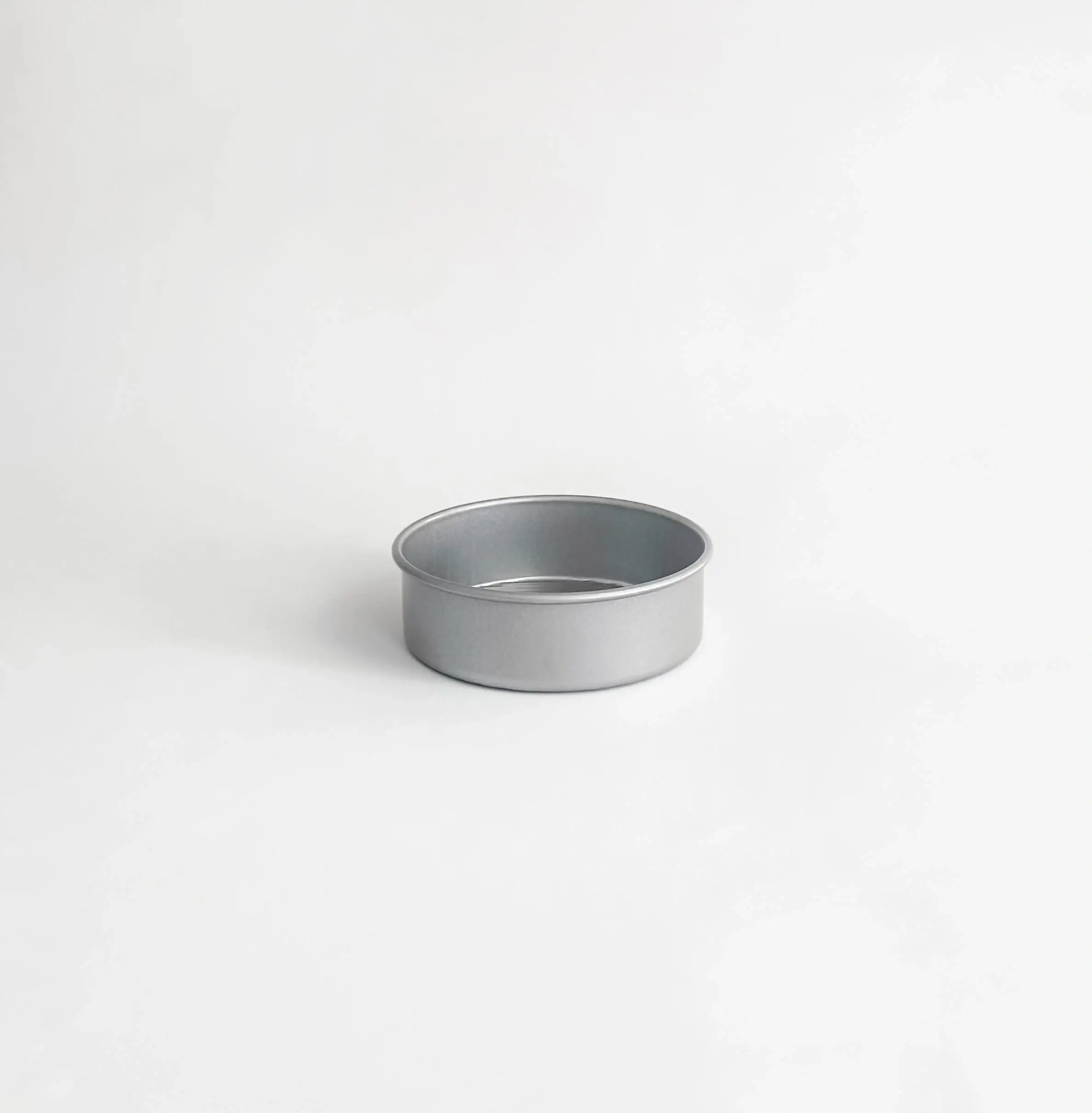 USA Pan - Wholesale Cake Pan - 6 Inch Round Cake Pan1