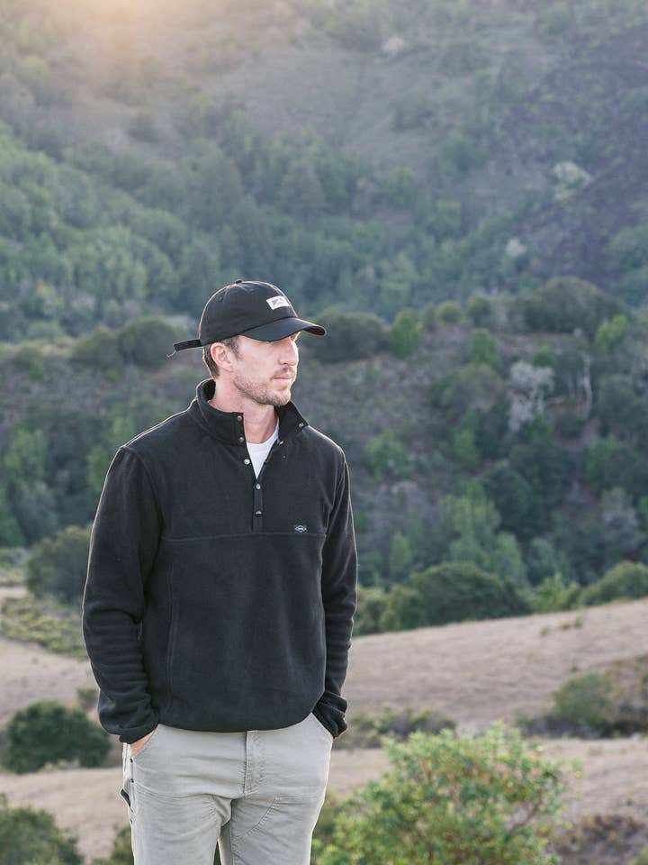 Cobblestone Fleece Pullover Black for wholesale by VNTNA