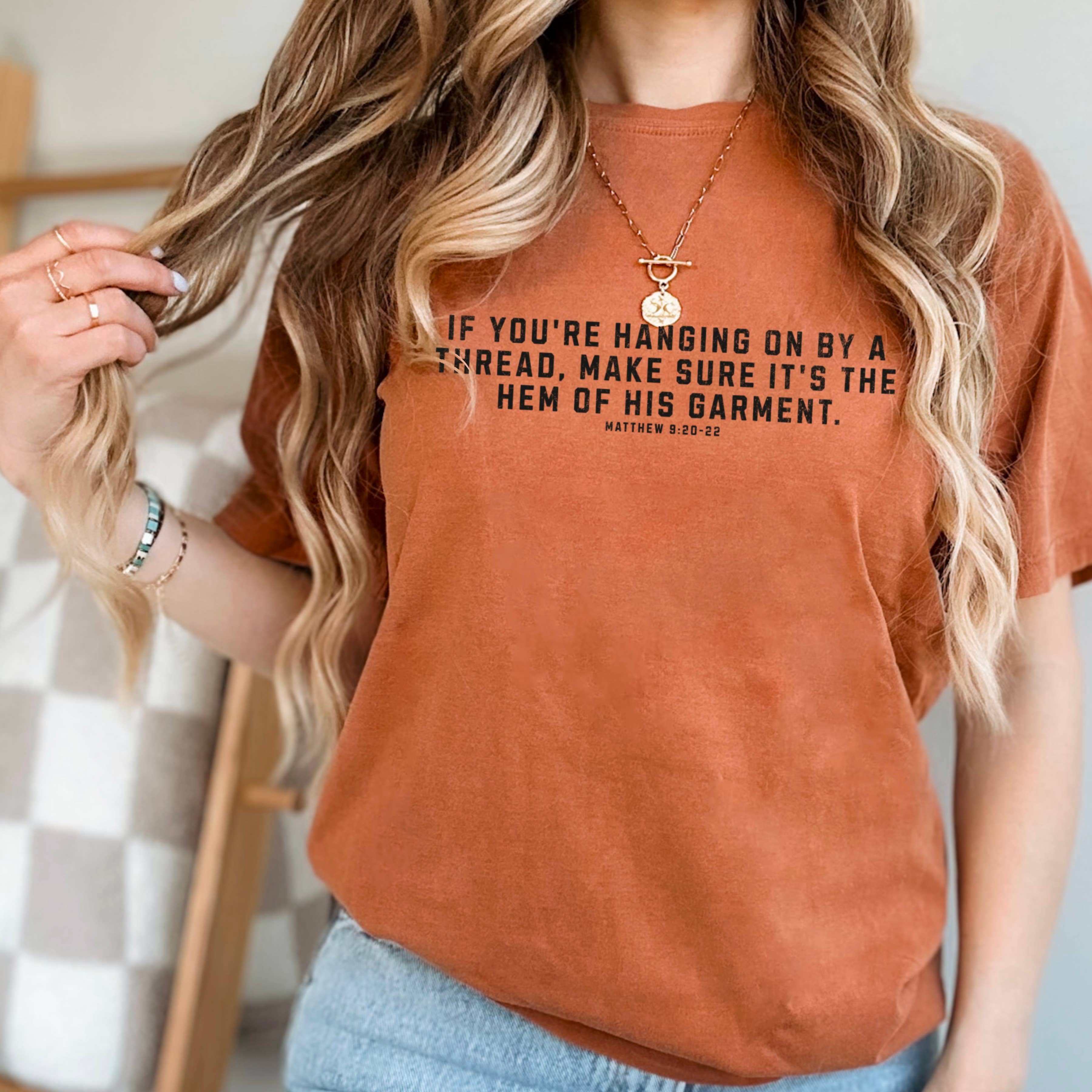 Shoppe SHC - Vente T-shirt à imprimés – femme - Christian Graphic | Ne tenir qu'à un fil | Couleur confort15