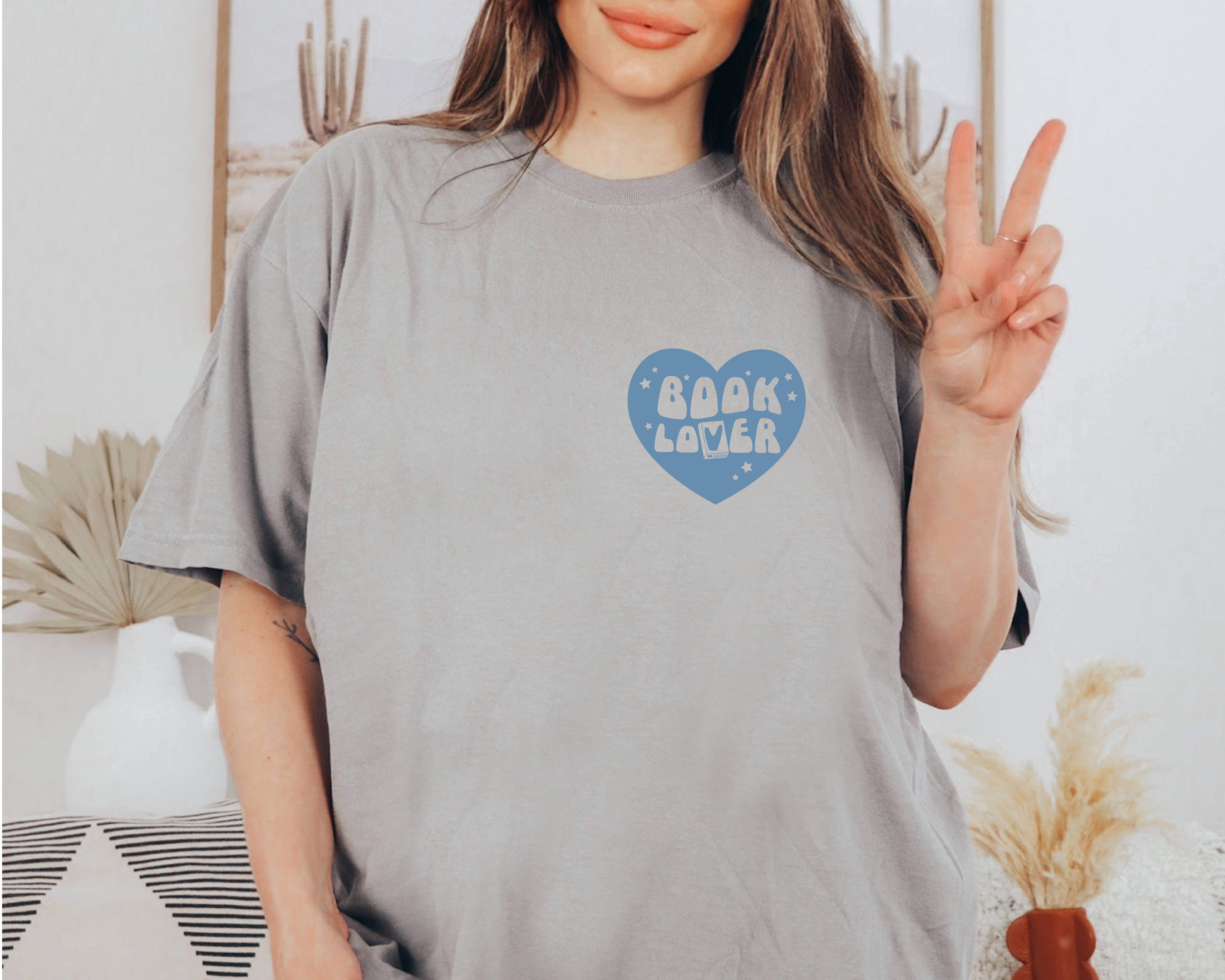 P E T I T R U E - Vendita all'ingrosso Maglietta serigrafata - Donna - T-shirt Graphic Tee Comfort Colors per amanti dei libri, top alla moda3