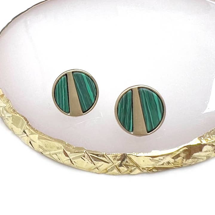 StarryNYC – Großhandel Ohrstecker – Runde, abgenutzte runde Ohrstecker mit Halbedelsteineinsätzen6