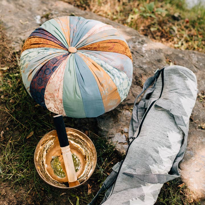 Ten Thousand Villages - Vente Coussin décoratif de sol - Oreiller de Yoga Mindful1