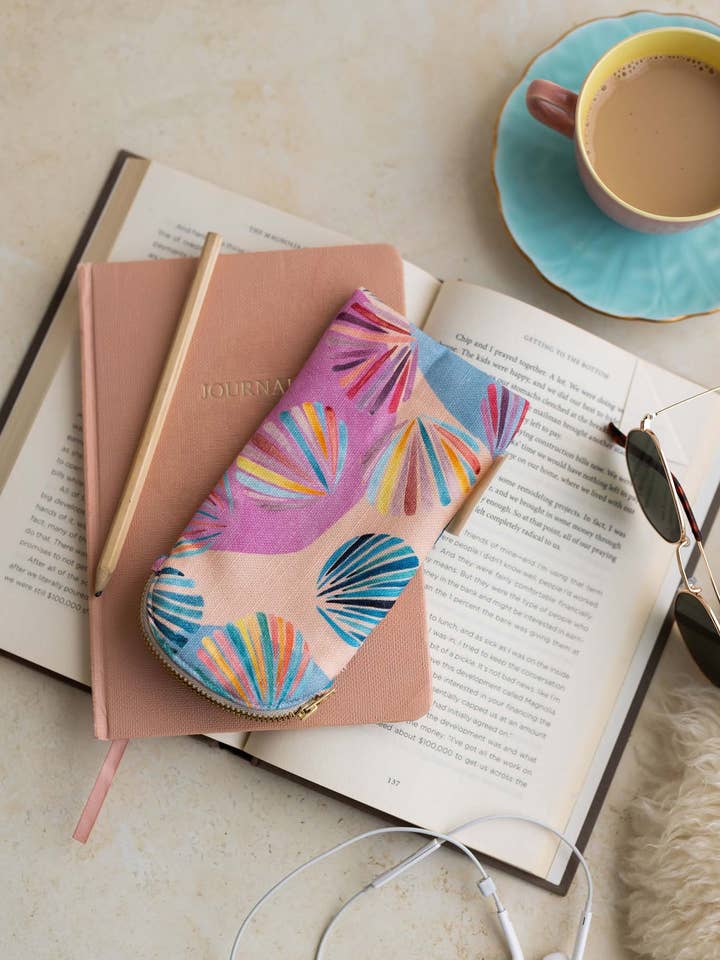 Gelato shell mini print - Linen sunglasses case for wholesale by Hue Lane