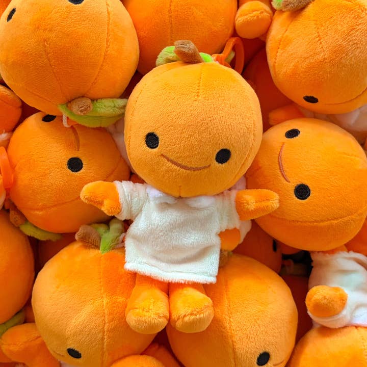 Clementine Pluche Sleutelhanger voor wholesale door Veronica Porlier Illustrations