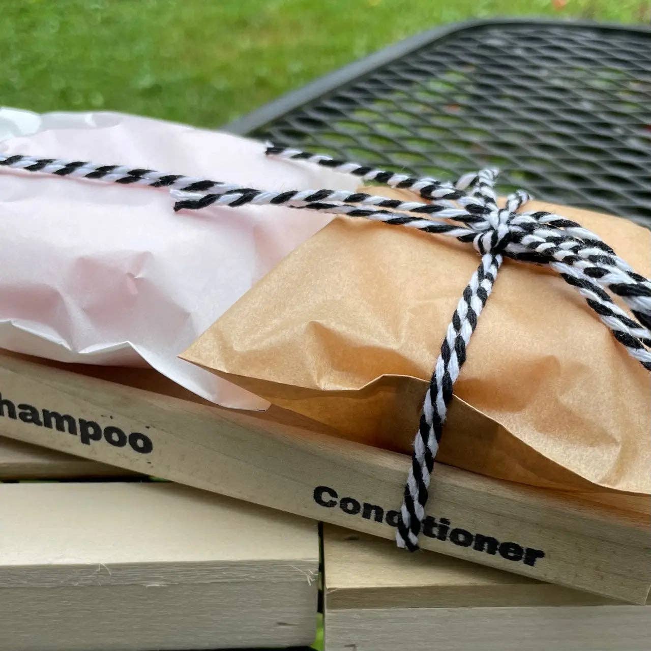 Whitetail Lane Farm Goat Milk Soap - Vente Disques de shampoing/shampoings solides - Ensemble de shampoing et après-shampoing au lait de chèvre1