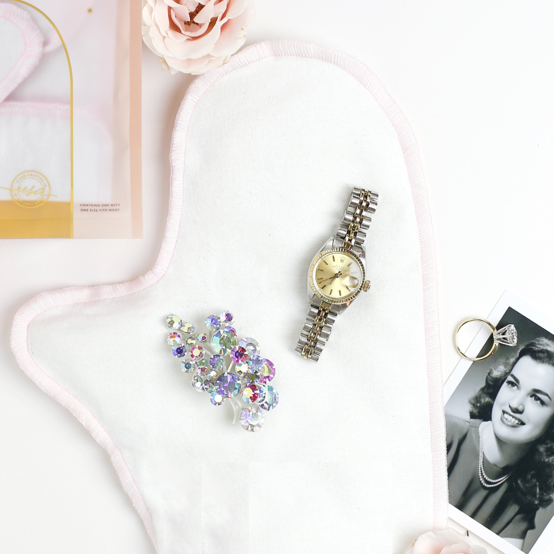 Baublerella - Wholesale Jewelry Cleaner - Glitzy Glove Anti-Tarnish Jewelry Polishing Mitt4