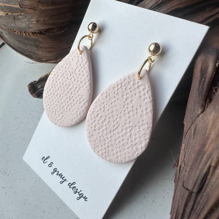 El & Gray Design - Wholesale Dangle Earrings - Pinkies Up Dangle Earrings1