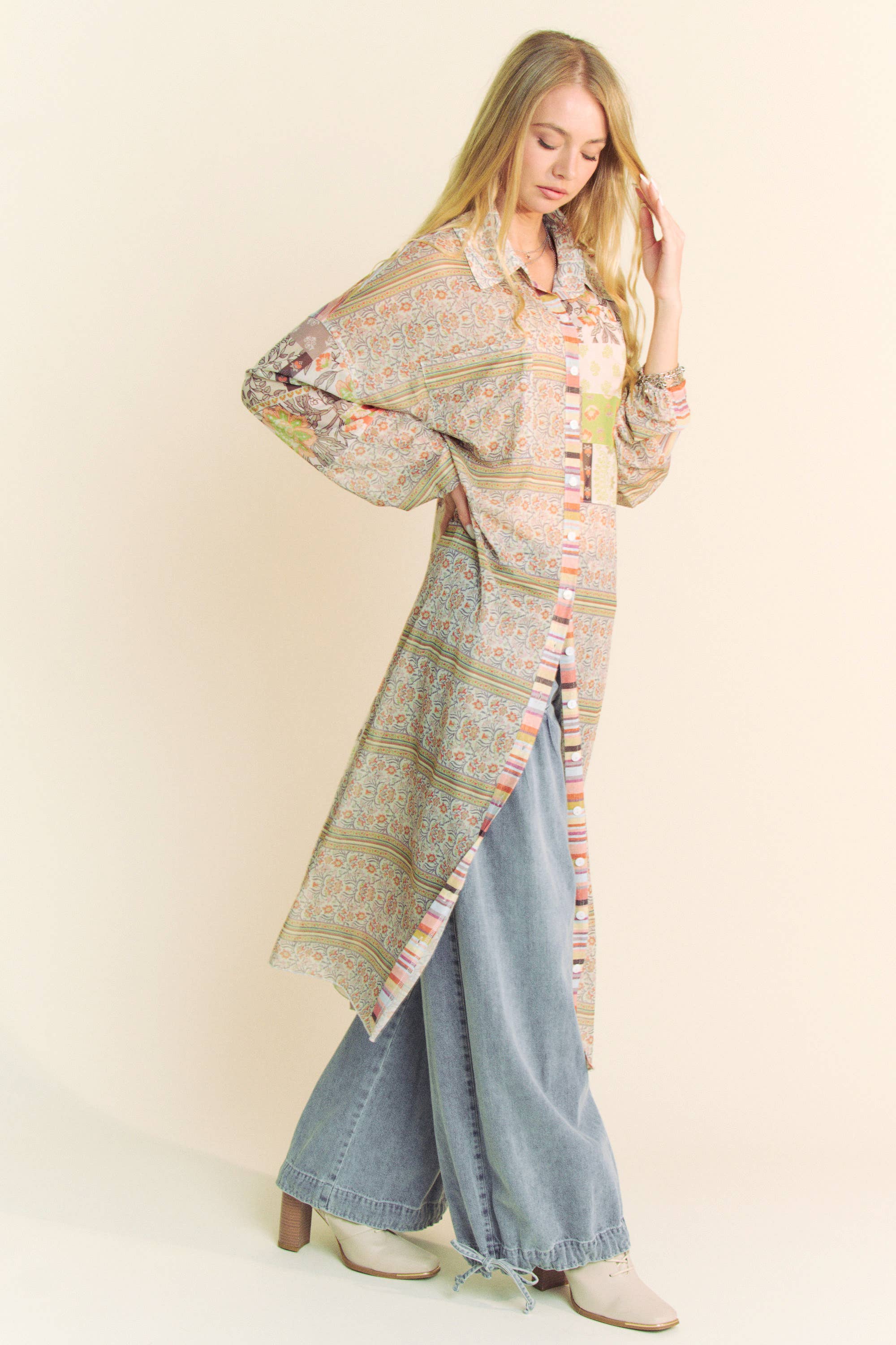 ORANGE BRUN MAXI-SKJORTA MED KNÄPPNING I MESHTRYCK FRAMTILL för wholesale på Faire8