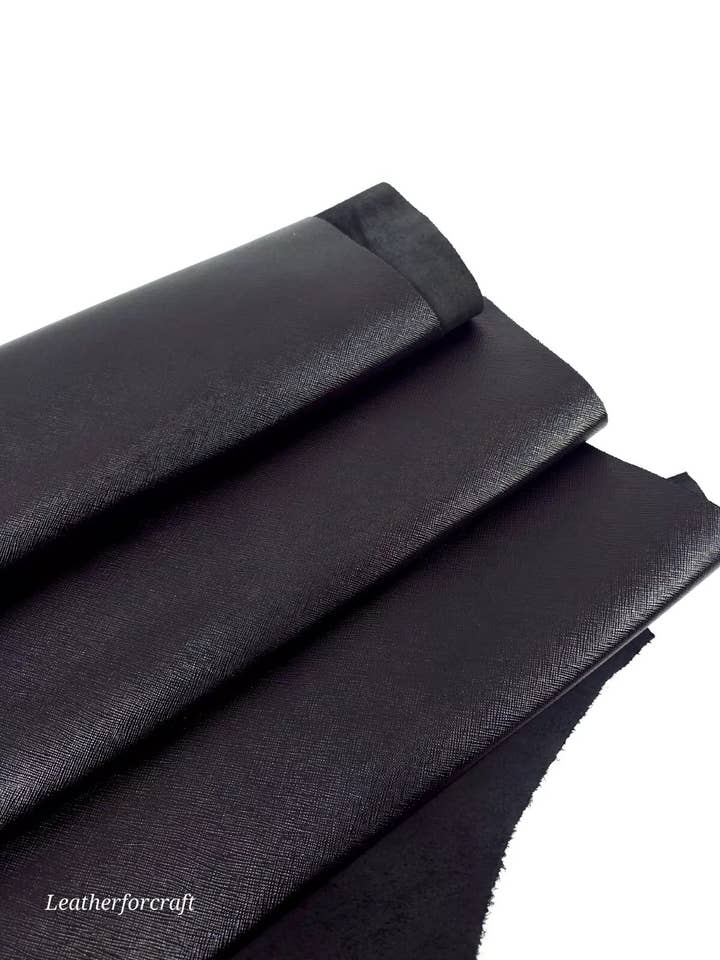 Sort patenteret Saffiano-præget læder med kornstruktur for engroshandel hos Leatherforcraft