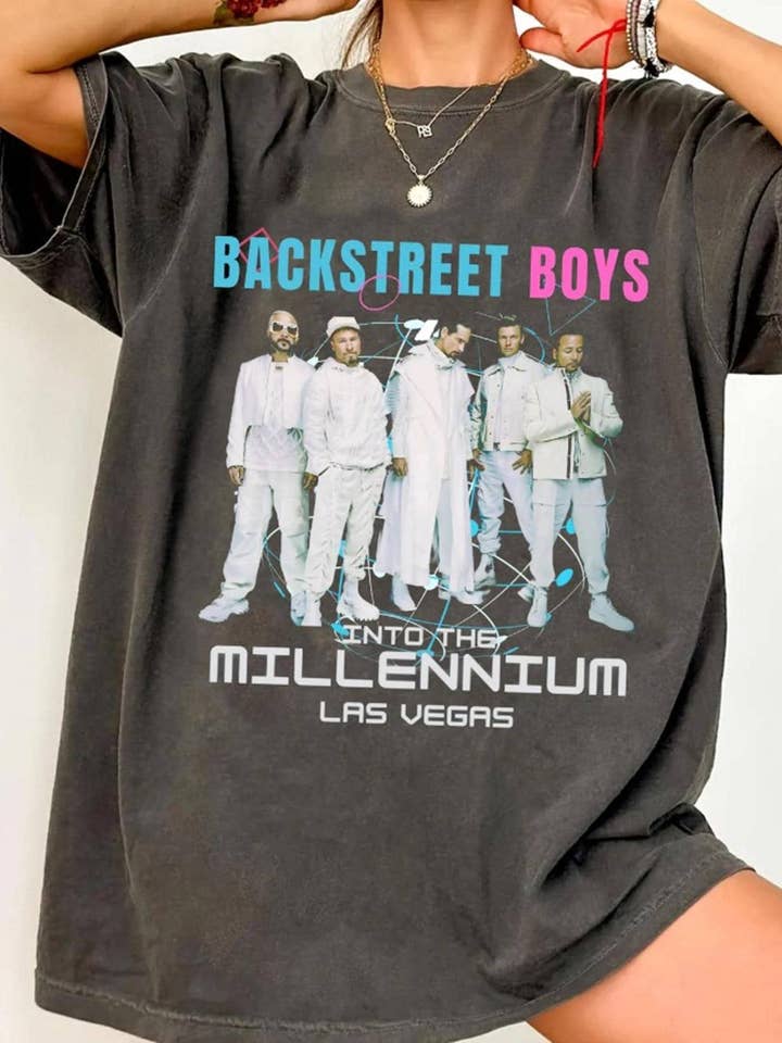 Backstreet Boys Grafisk T-shirt, Into The Millennium Tour Tee for engroshandel hos SONDO DESIGN LTD