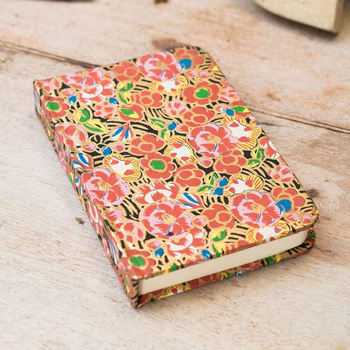 Petit carnet de notes à couverture rigide à motif floral russe pour la vente par Bollywood Christmas