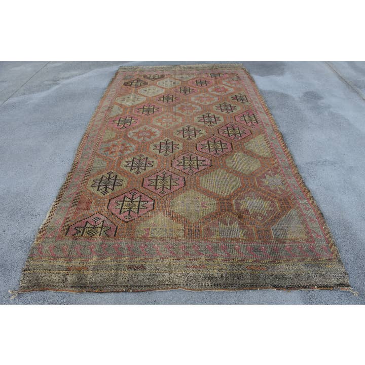 Vintage geometrischer Kilim-Teppich aus rosa und orangefarbener Wolle für den Großhandel von Anatolia Loom