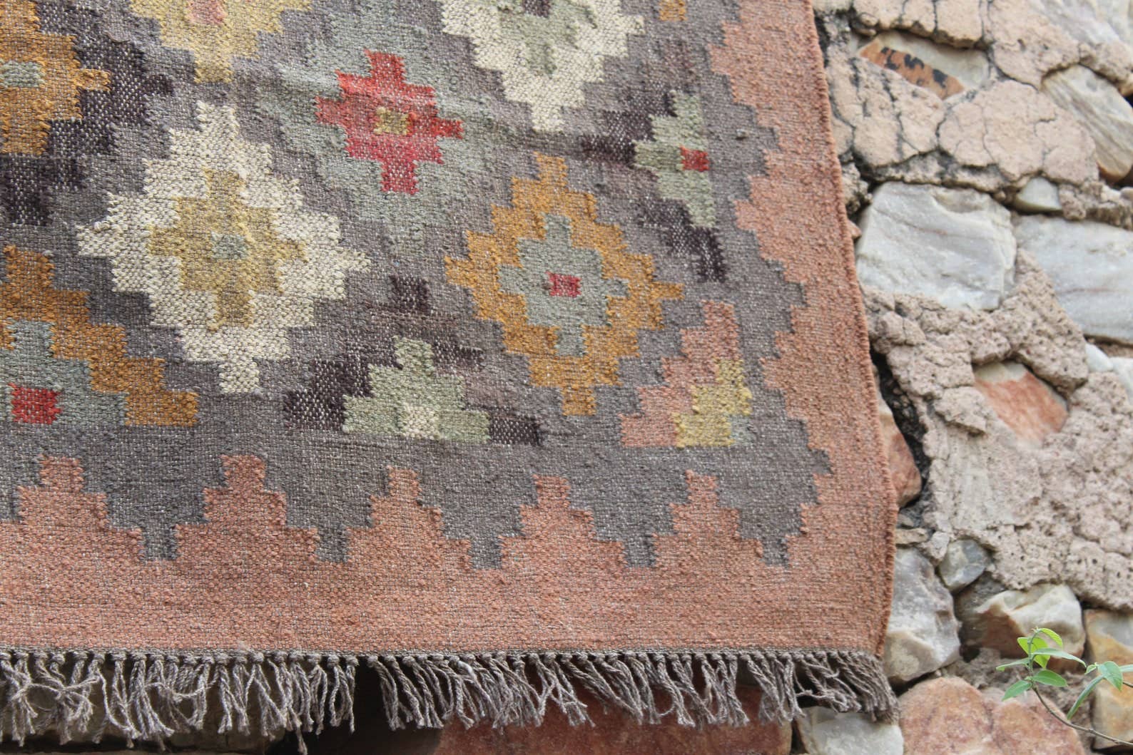 Rugs Boutique - Vente Tapis - 4 x 6, tapis Kilim en laine et jute fait à la main — Rose/Multi2