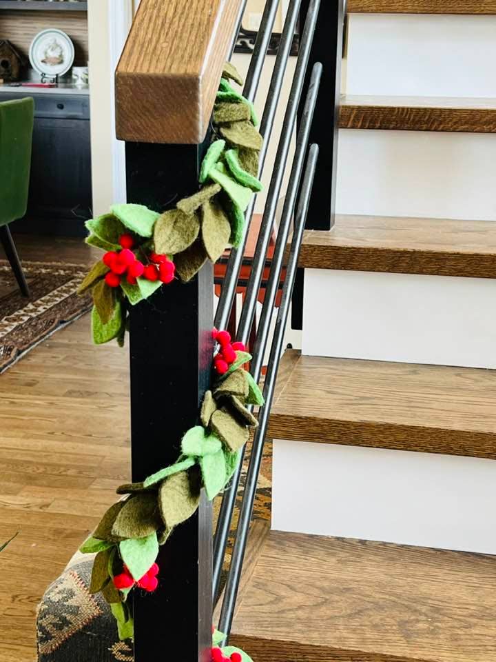 The Winding Road - Wholesale Bunting/Garland - Garland - Mistletoe - Christmas Decor2