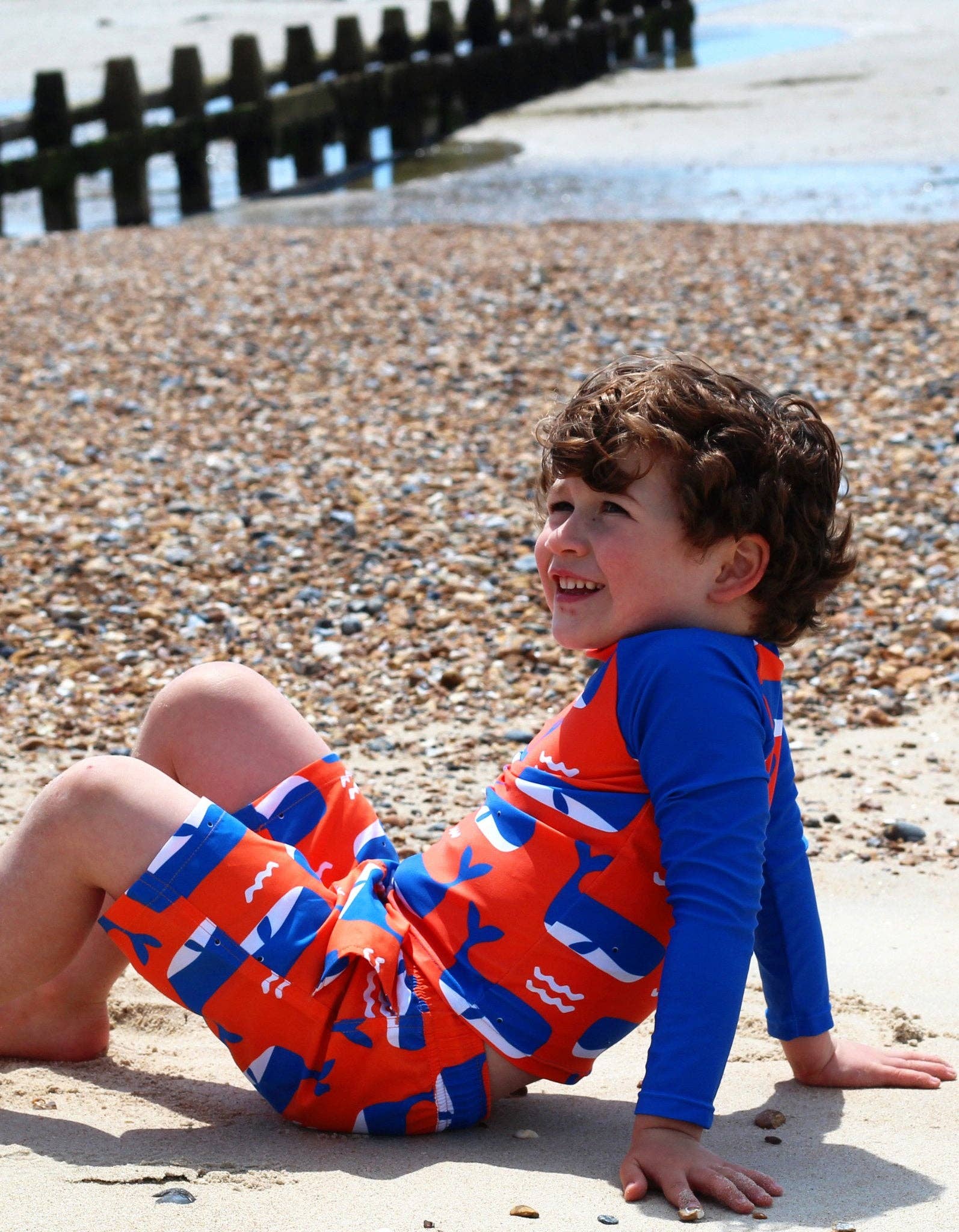 Toby Tiger GmbH - Wholesale Swim Top - Kids - Kinder Badeshirt langarm mit Wal und Wellen-Druck, UV-Schutz UPF 50+2