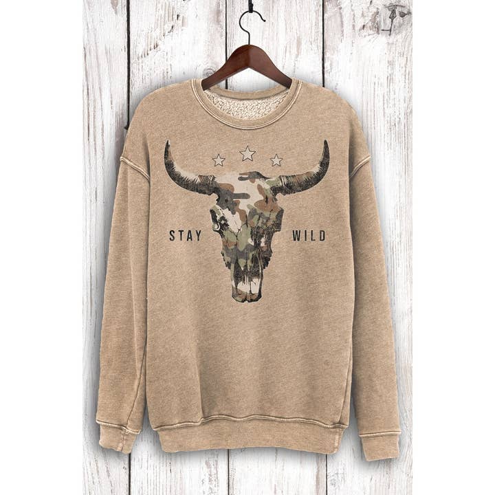 RESTEZ SAUVAGE CAMO LONGHORN SWEATSHIRTS MINÉRAUX pour la vente par HRTandLUV