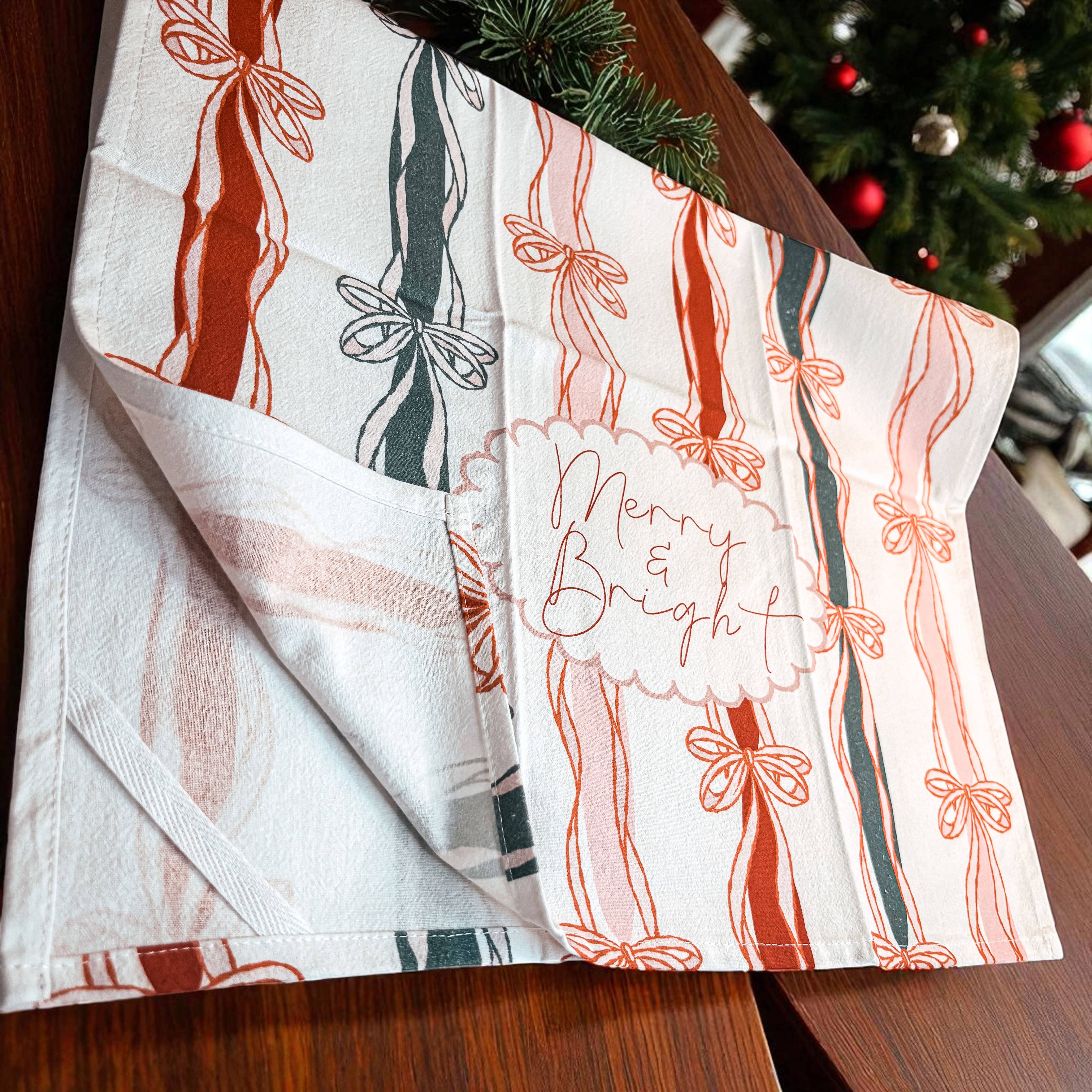 Gia Roma - Wholesale Tea Towel - Vintage Santa Holiday Kitchen Towel & Decor | Pink Christmas30