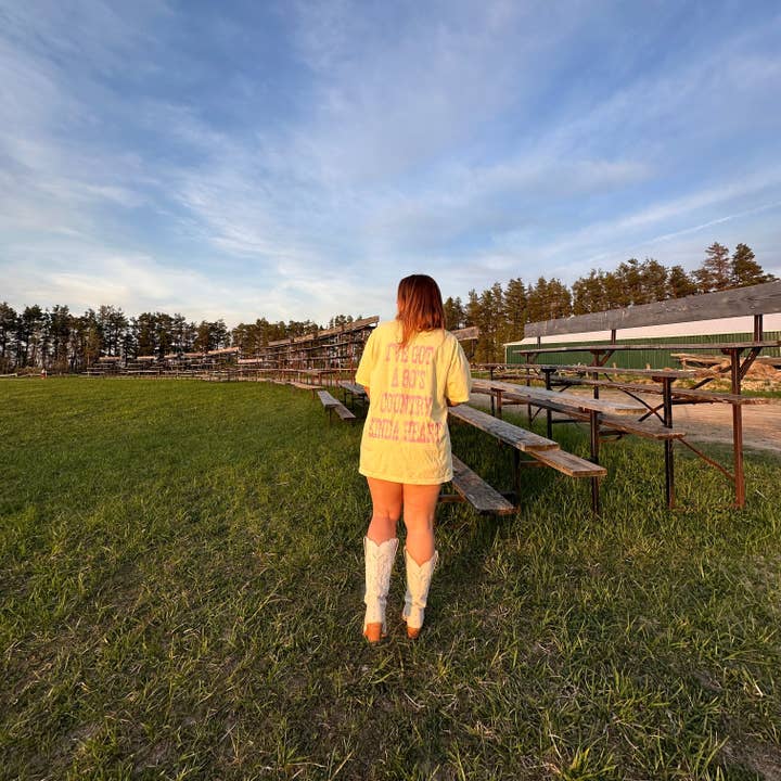 T-SHIRT CŒUR STYLE COUNTRY DES ANNÉES 90 pour la vente par Wild & Wanted