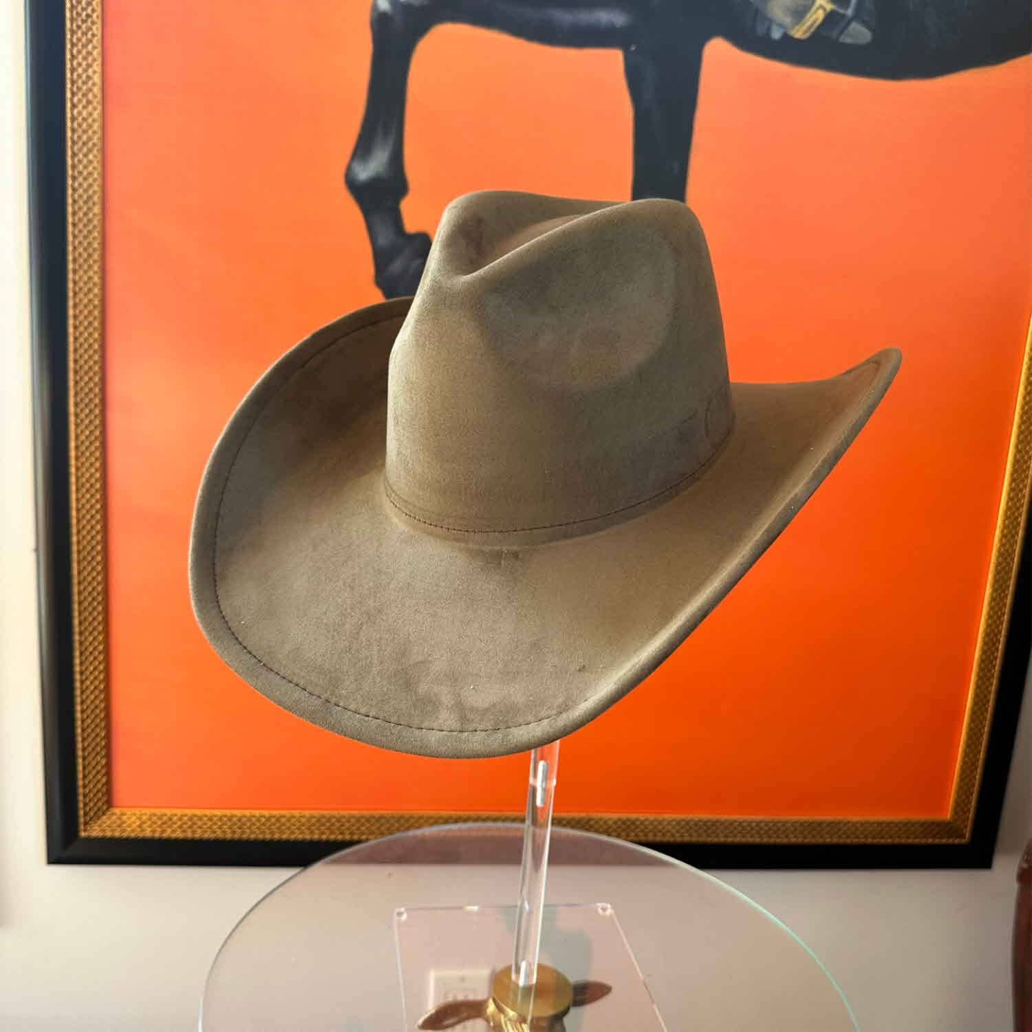 Queens INC - Vente Chapeau de cowboy – femme - Chapeau de cowboy en daim végan avec bord plat rigide22