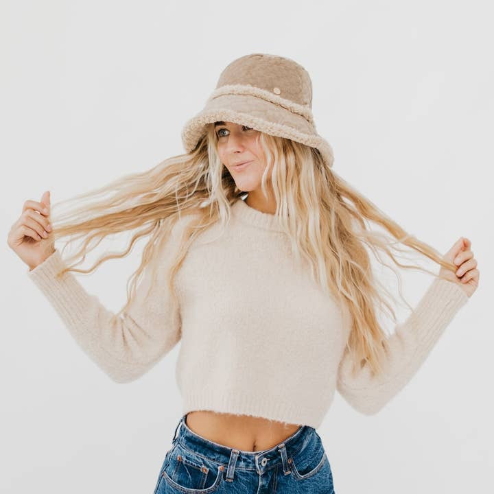 Pretty Simple – wholesale Bucket Hat - Dam – Slope Style Kviltad Hatt med Pälskant REA! URSPRUNGLIGT $14