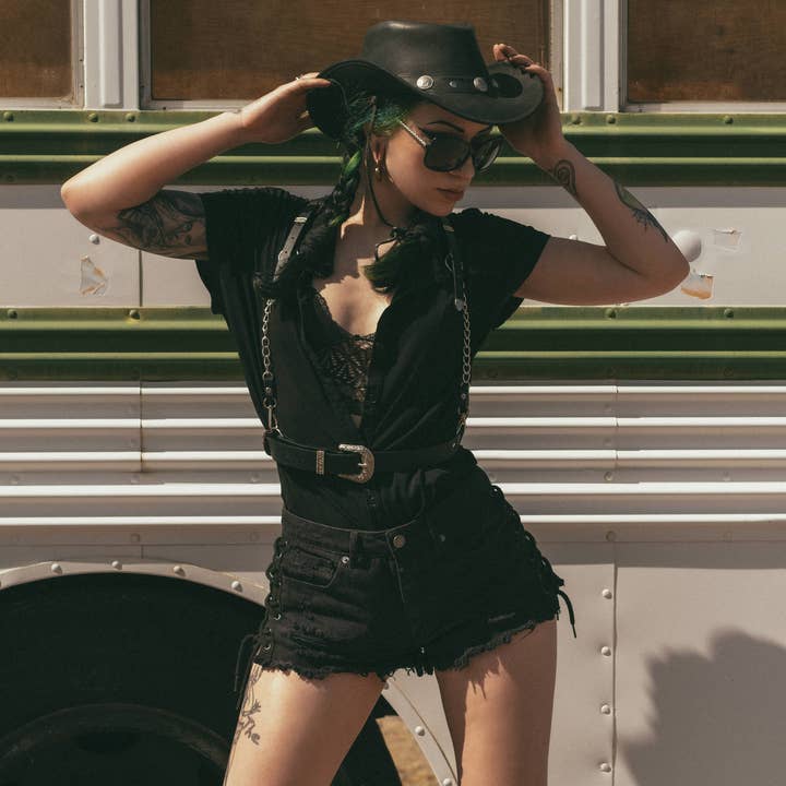 Lively Ghosts - Vendita all'ingrosso Cintura - Donna - Imbracatura a catena gotica occidentale «Sharpshooter»4