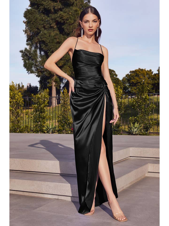 Ladivine by Cinderella Divine - Wholesale Formele jurk - Dames - Satijnen strakvallende jurk met knoopdetail