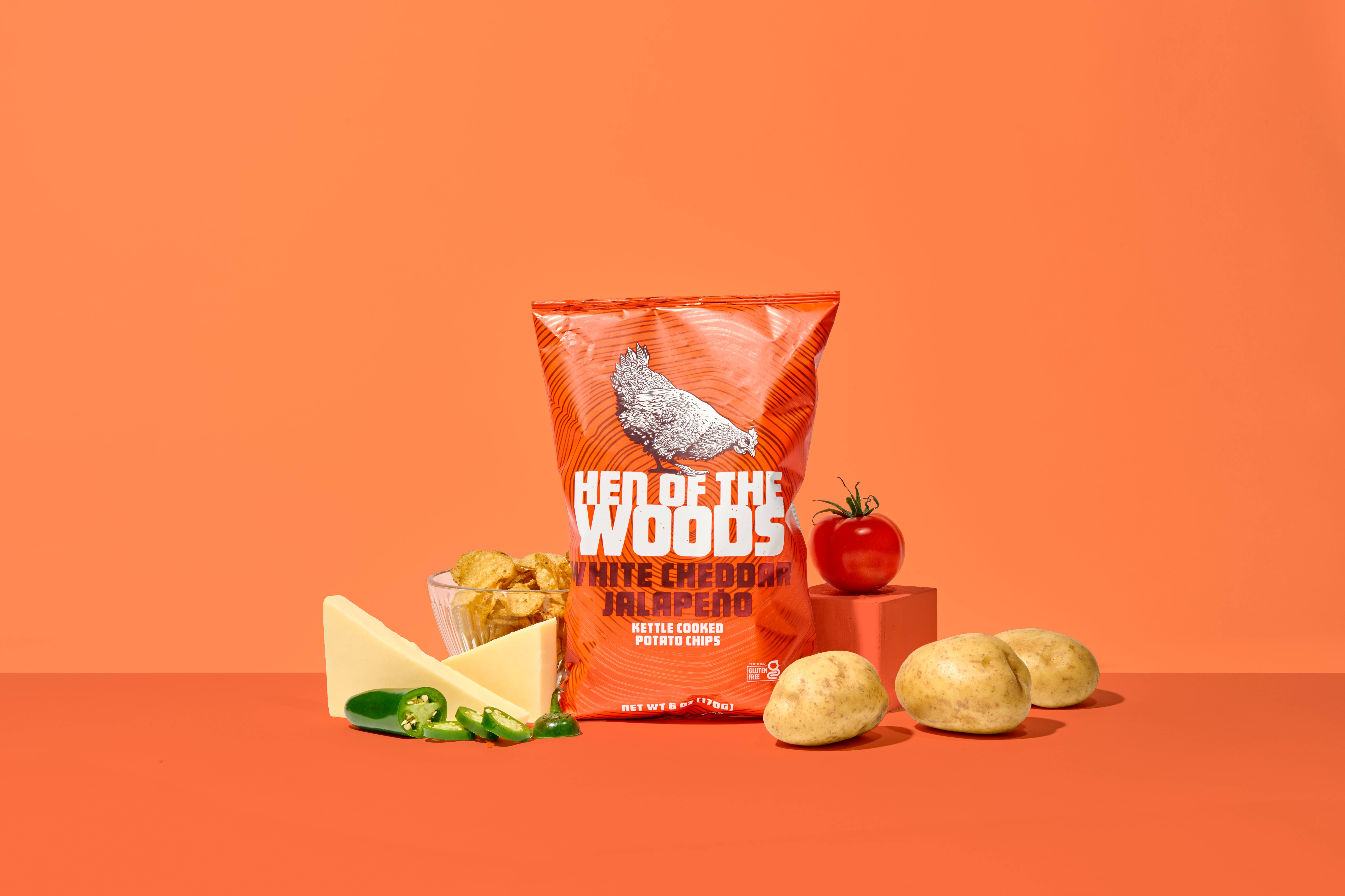 Hen of the Woods - Wholesale Chips - White Cheddar Jalapeño Kettle Cooked Potato Chips 6 OZ4