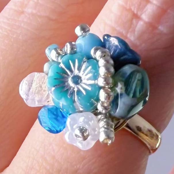 Anillo de cuentas de vidrio con flores de ciruela azul hechas a mano para venta al por mayor de Ninaouity