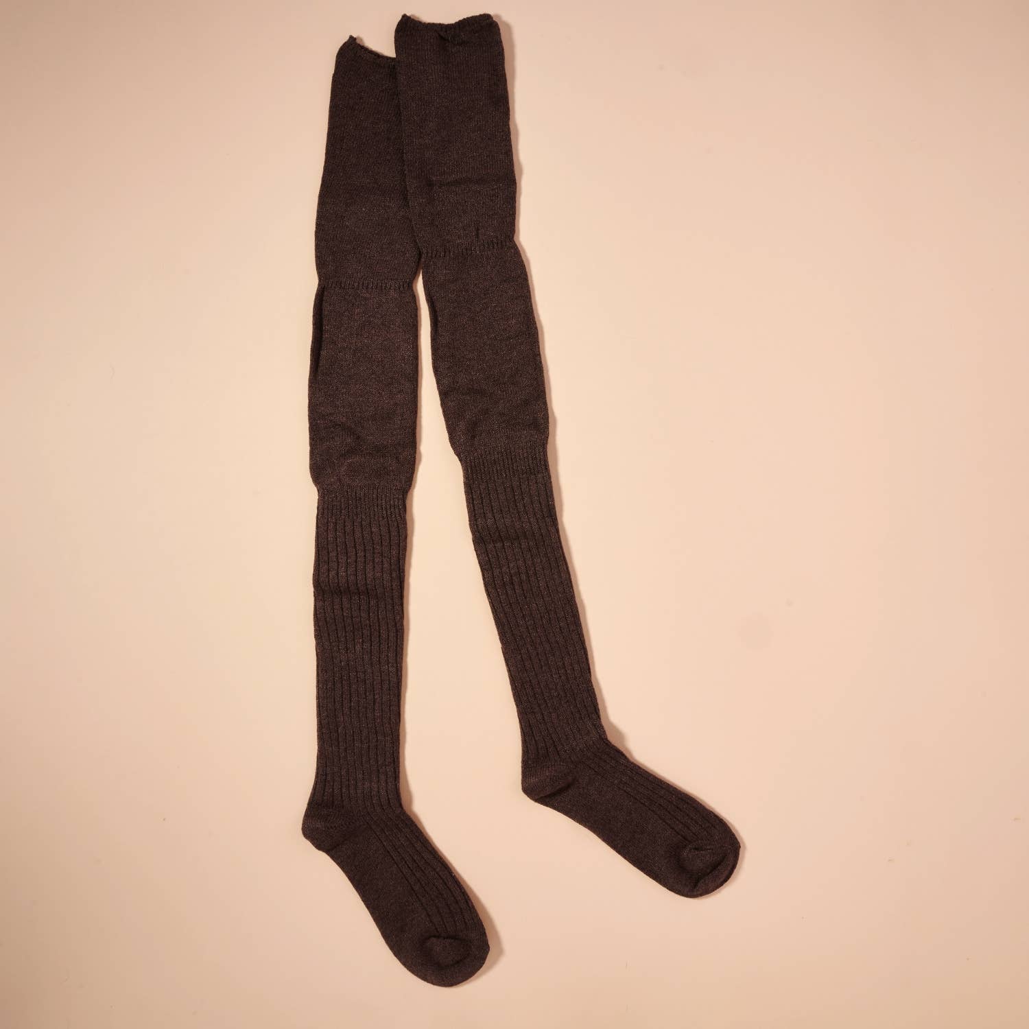 Lilla Haven - Vente Chaussettes – femme - Chaussettes basiques unies au-dessus du genou pour cadeau de Noël1
