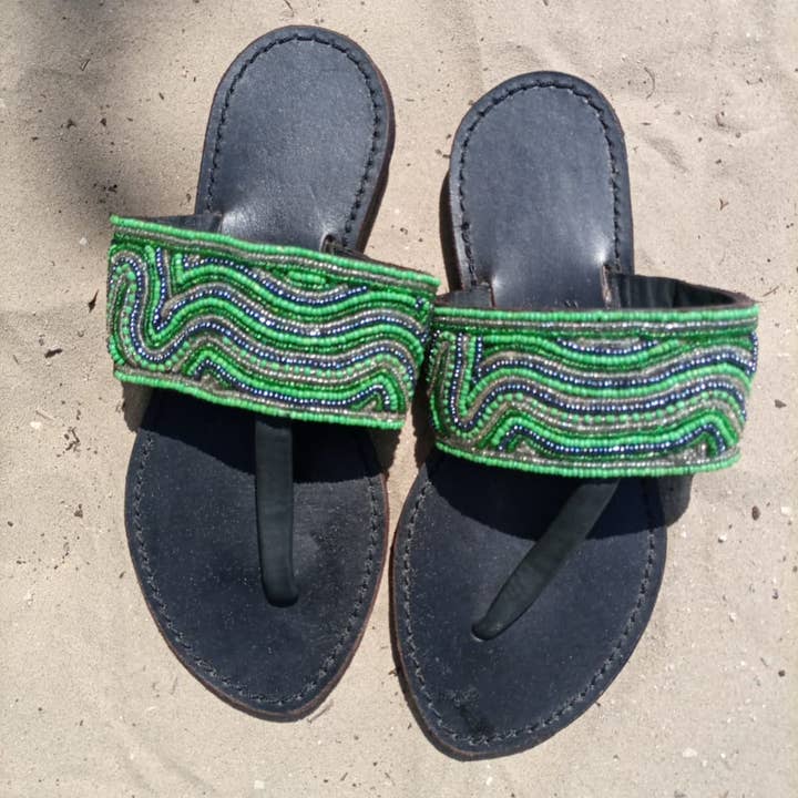 Mosambik Sandalen Jadegrün für den Großhandel von AFRIKABLE