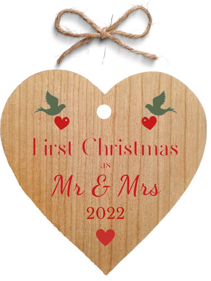 Second Ave First Christmas as Mr & Mrs - Bola de madera de cerezo con forma de corazón para árbol de Navidad para venta al por mayor de Second Ave Gift Company