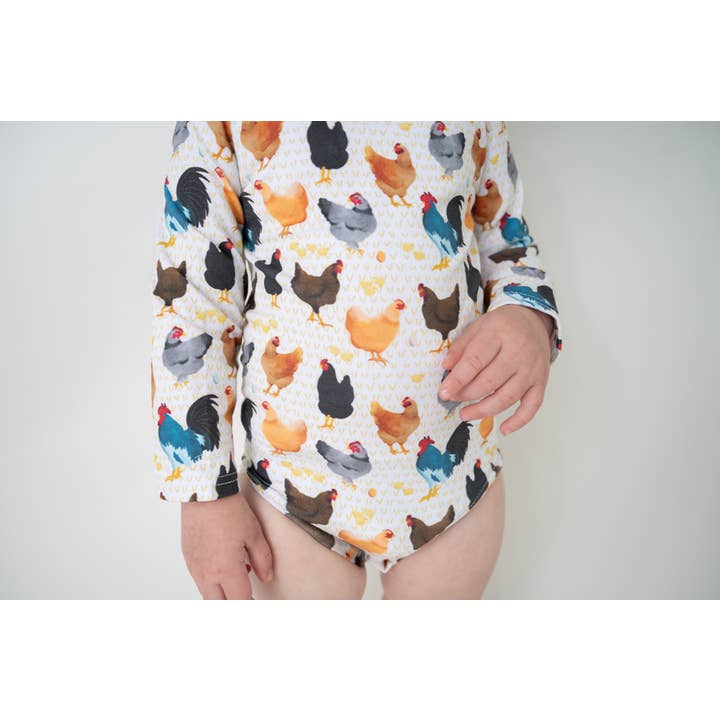 Small Blessings Design – Engroshandel Bodysuit - Baby – Bodysuit til spædbørn, bodysuit med kylling, sparkedragter til spædbørn