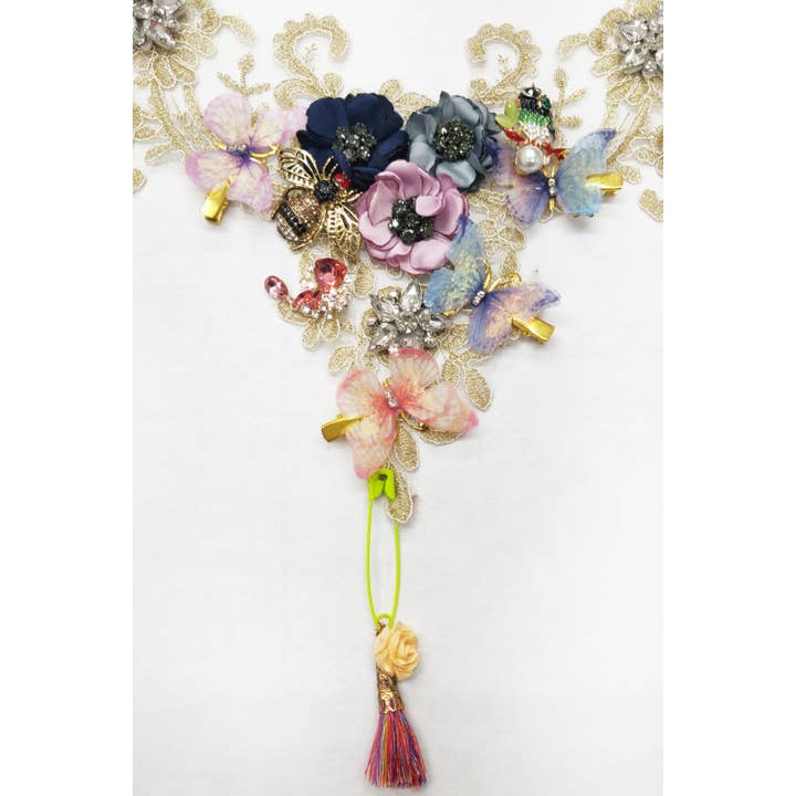 Metallic Queen Victoria Pinned Necklace for wholesale on Faire4