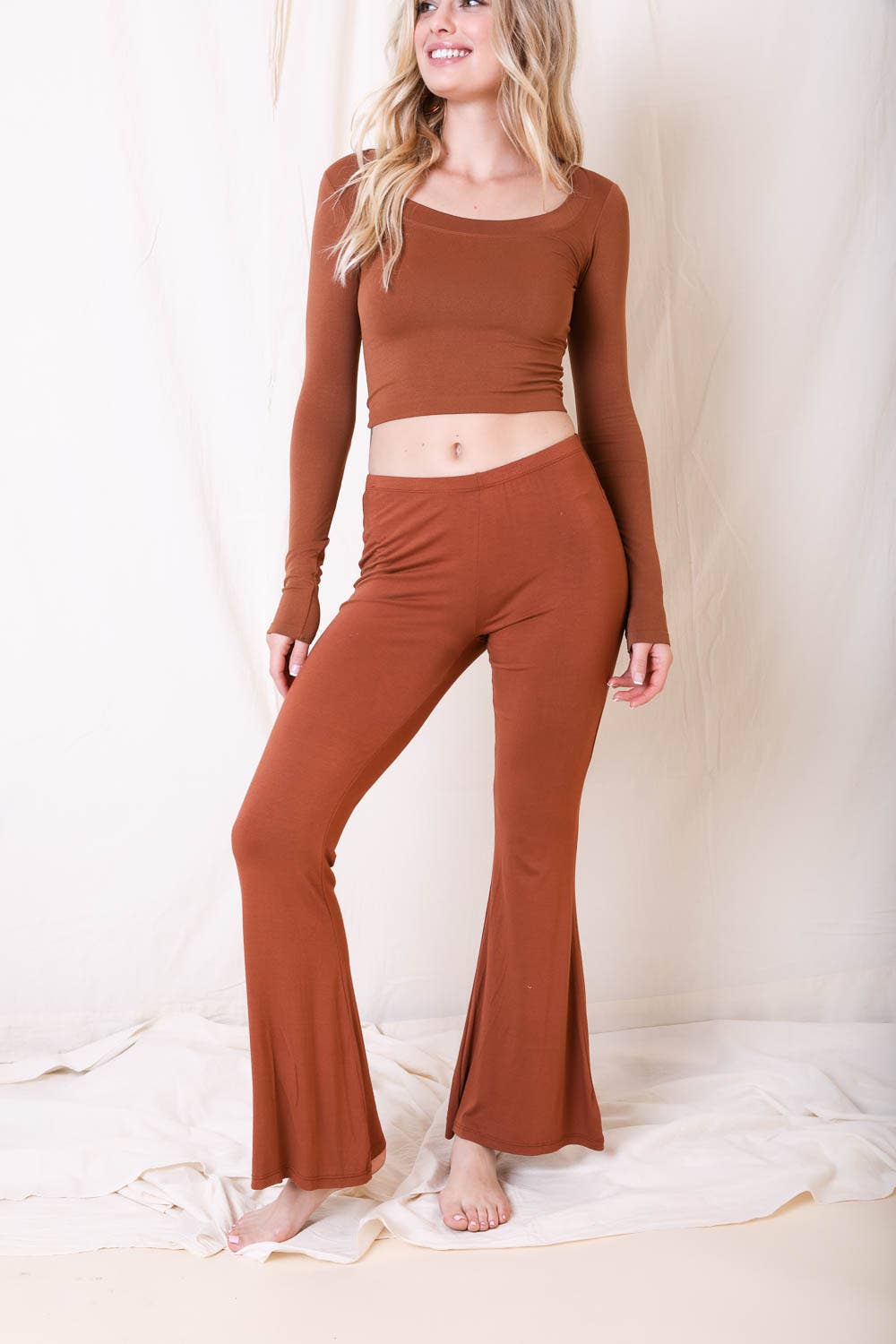 Leto Accessories – wholesale Byxor - Dam – Koppar utsvängda loungebyxor 🌞 Mjuka, stretchiga och med hög midja2