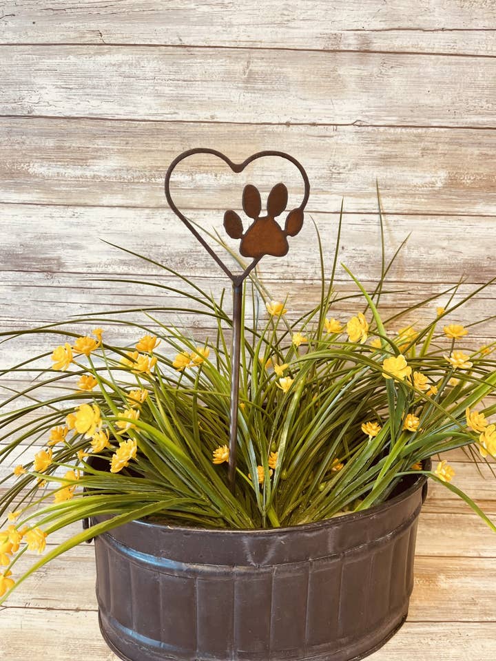 Heart Outline with Paw Garden Plant Stake Pet Gift for wholesale by Universal Ironworks USA