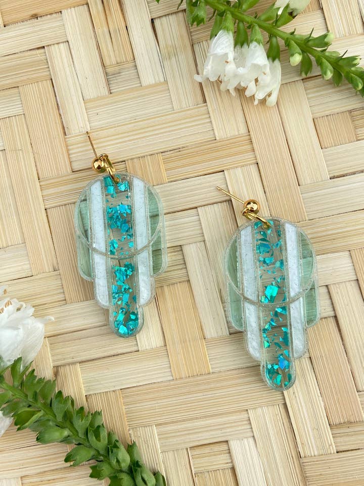 Farvede glas Deco buer øreringe i krikand Flake | Lysrammer for engroshandel hos Mountains of Whimsy