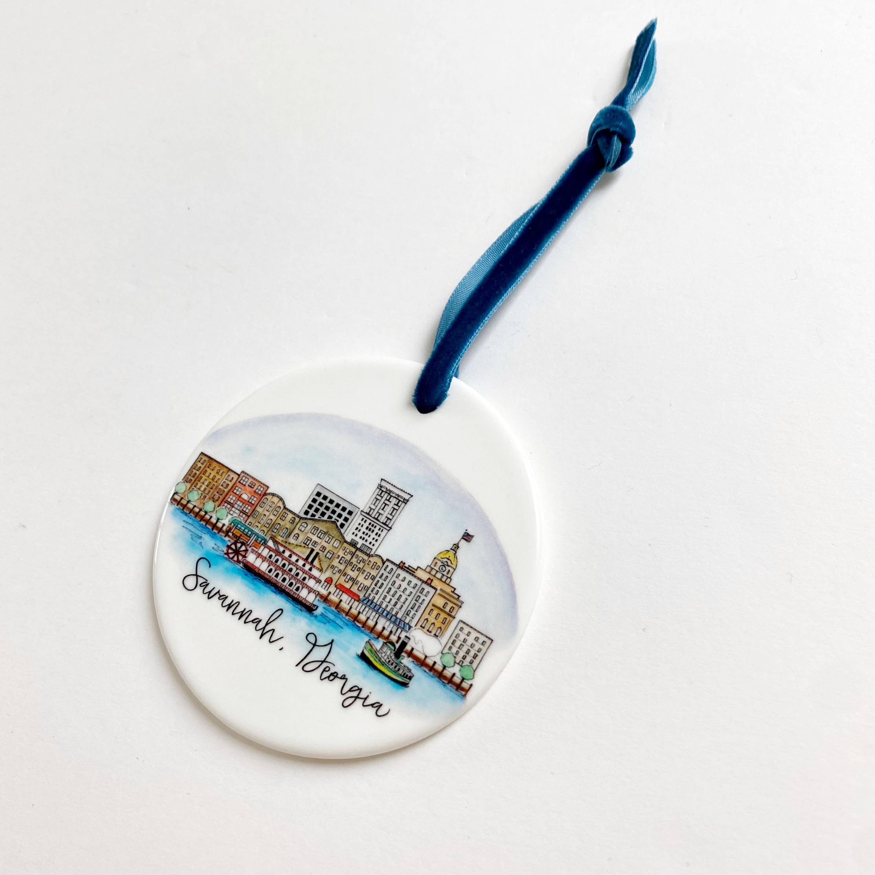 Natty Michelle Paperie - Venta al por mayor Adornos - Adorno de cerámica de Savannah, Georgia.2