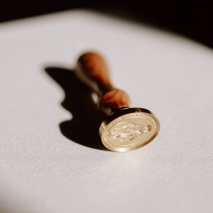 Pietà Paperie - Wholesale Rubber/decorative stamp - Catholic Wax Seal Stamps, Miraculous Medal (Front)1