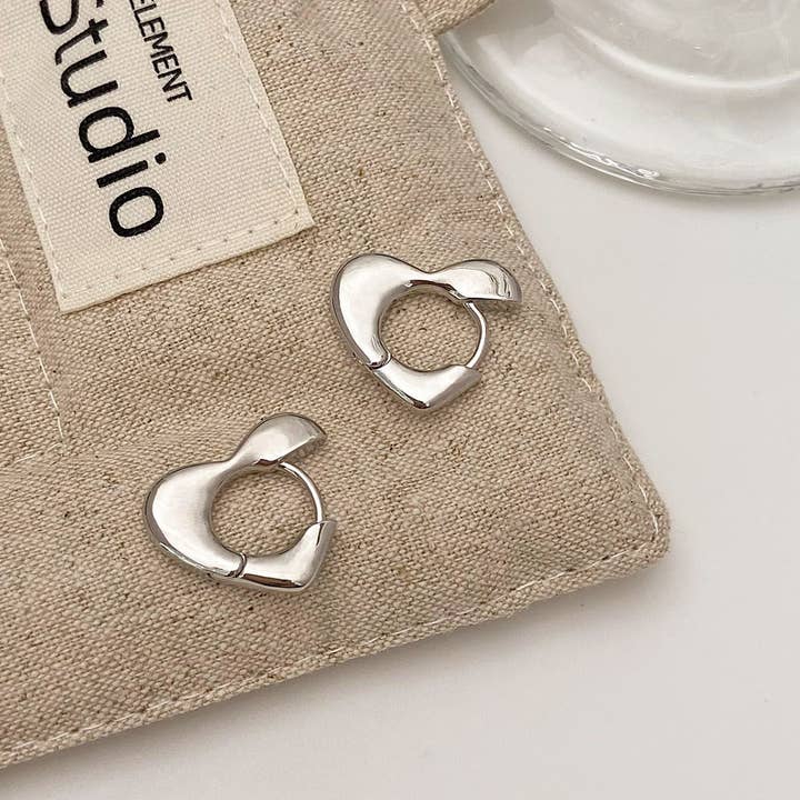 ACCITY - Wholesale Hoop Earrings - VALENTINE'S DAY HIGH-END VINTAGE HEART EARRINGS_CWAJE31571