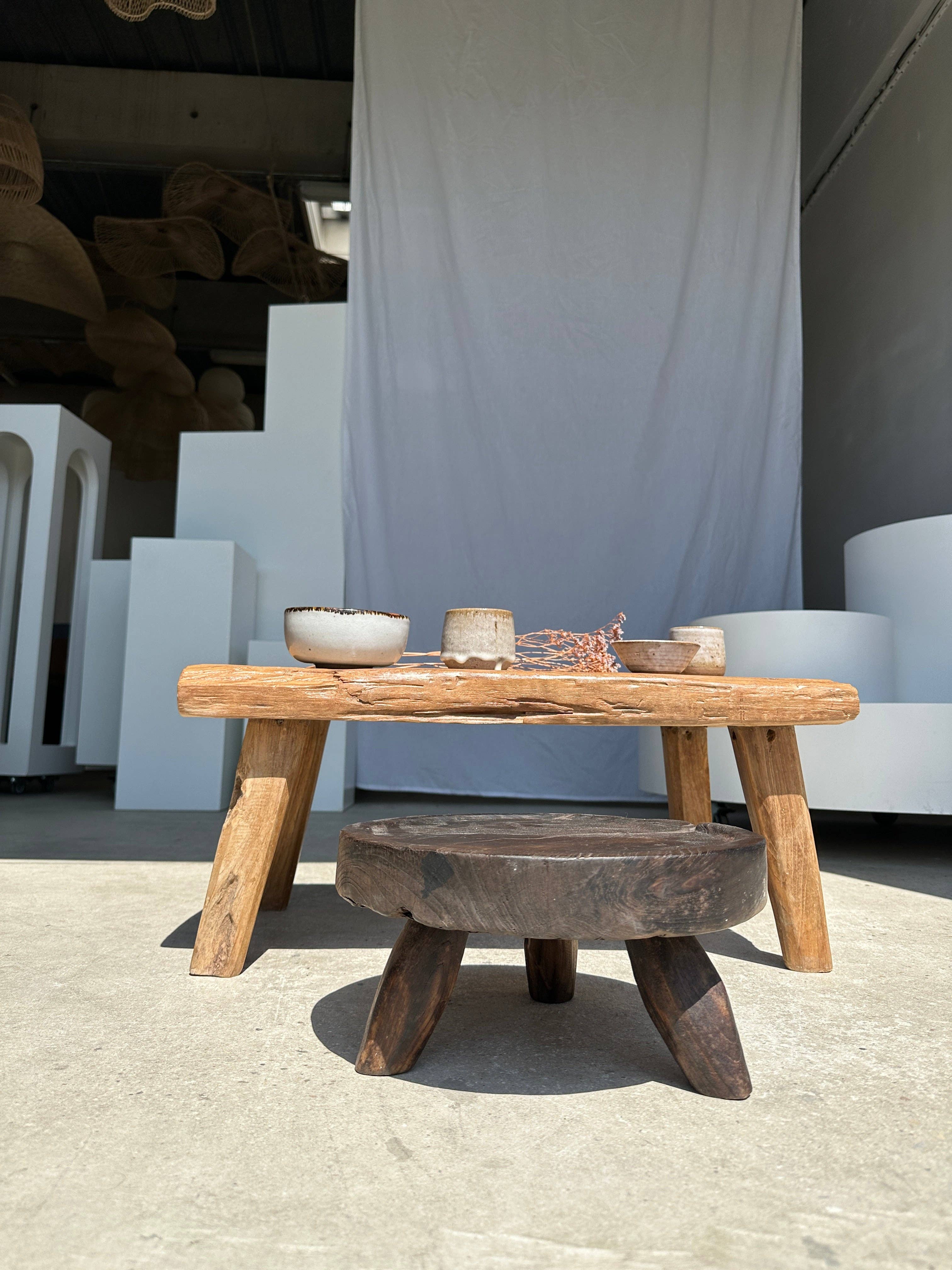 Office Objets – Großhandel Beistelltisch – Kleiner leichter Couchtisch aus hellem Teakholz mit vier Beinen H: 30 L: 63,5 B: 40 cm71