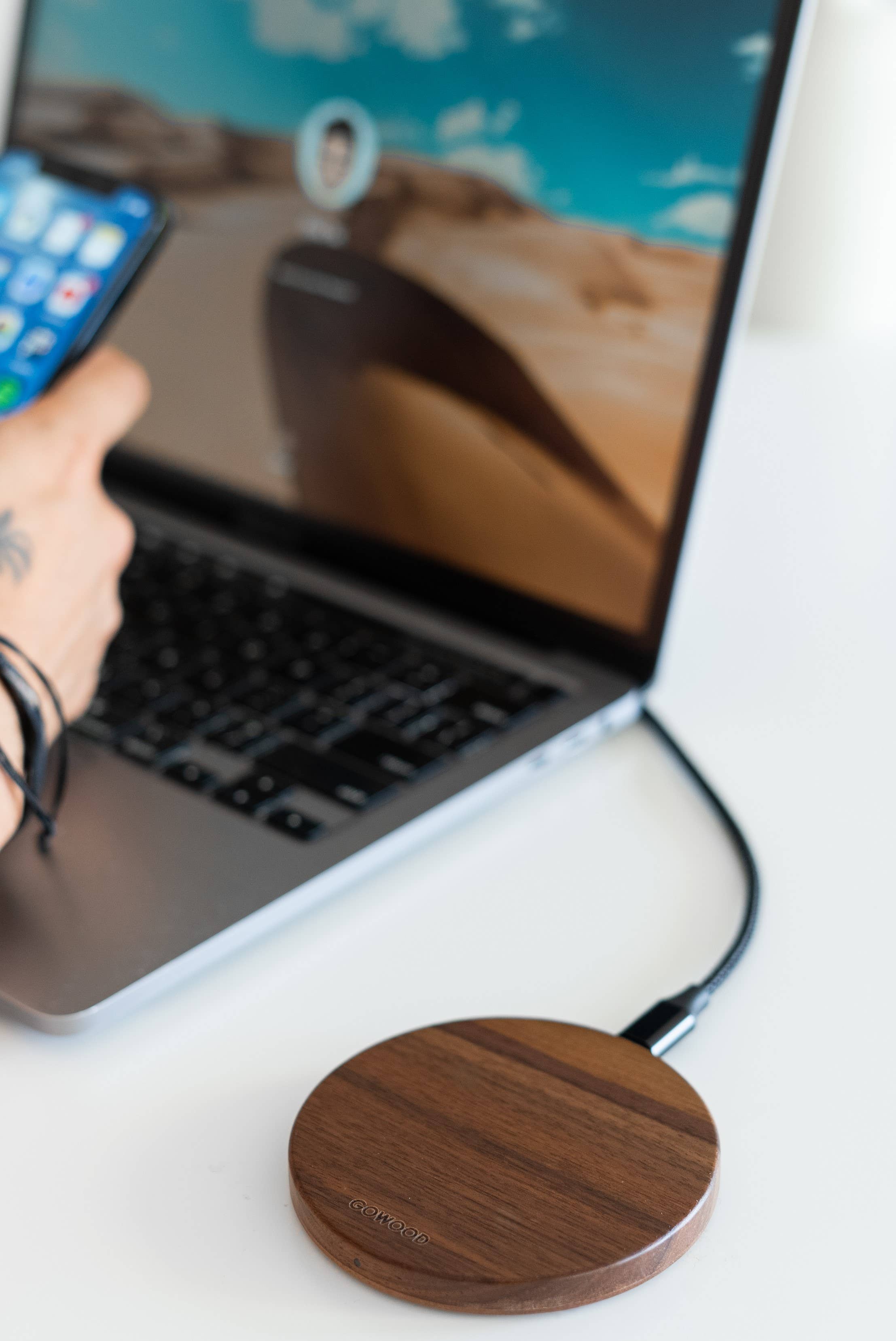 GOWOOD - Wholesale Portable Charger - 15W Fast Walnut Wood Wireless Charger6