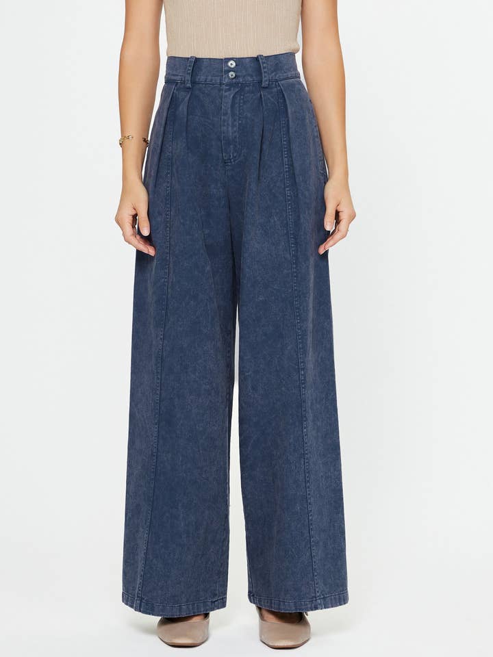 Pantalon large en denim indigo vintage pour la vente par Current Air