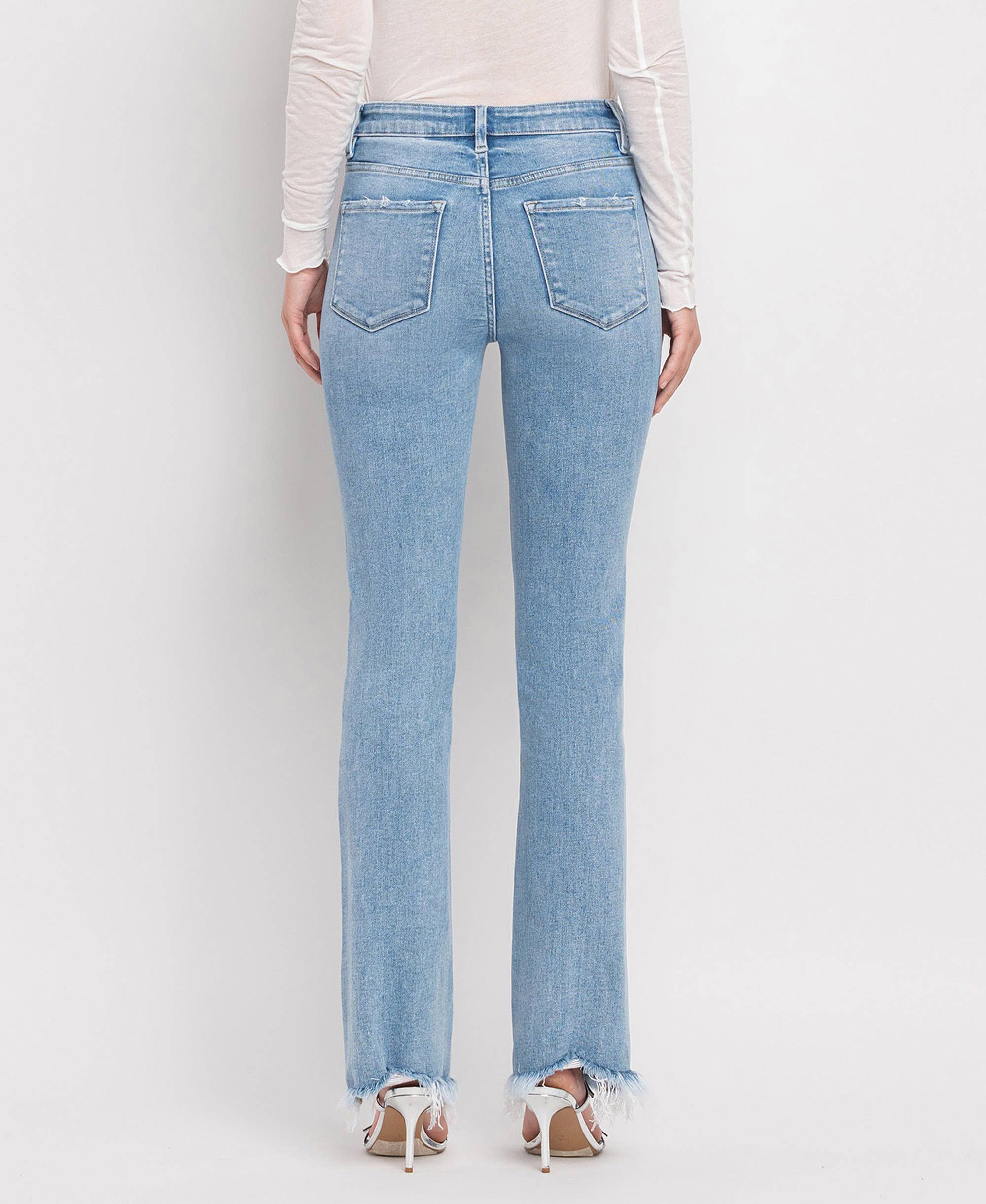 BLÅ FLAMMA HÖGHÖJDA MINI BOOTCUT JEANS F5658 för wholesale på Faire1