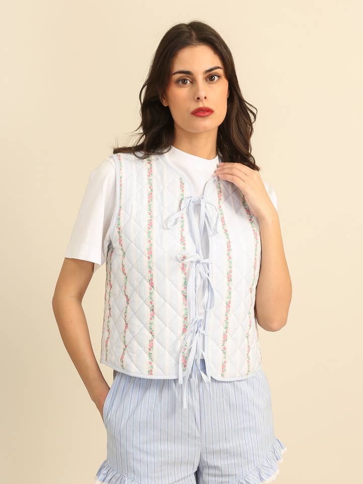 Vadderad blommig ärmlös väst - 6018 för wholesale av Daphnea