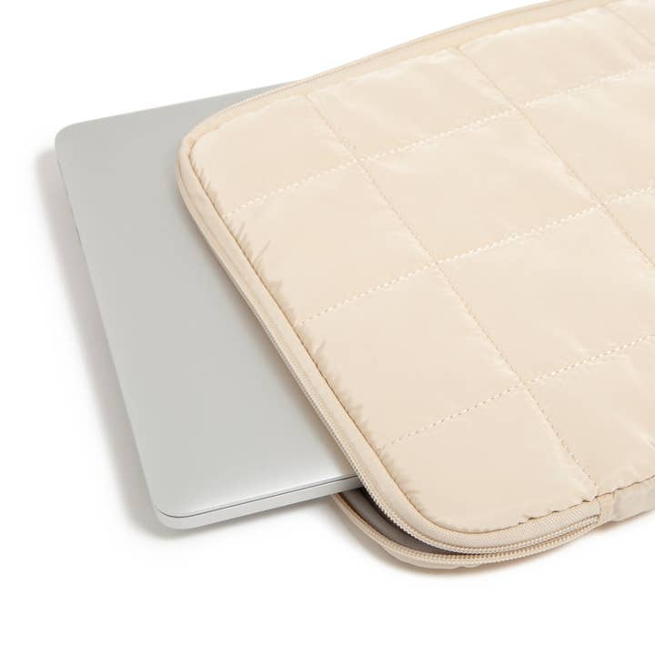 U Brands - Wholesale Laptop/Tablet Case - Women's - U Brands The Puffer - Sand Laptop Sleeve, 16 in2