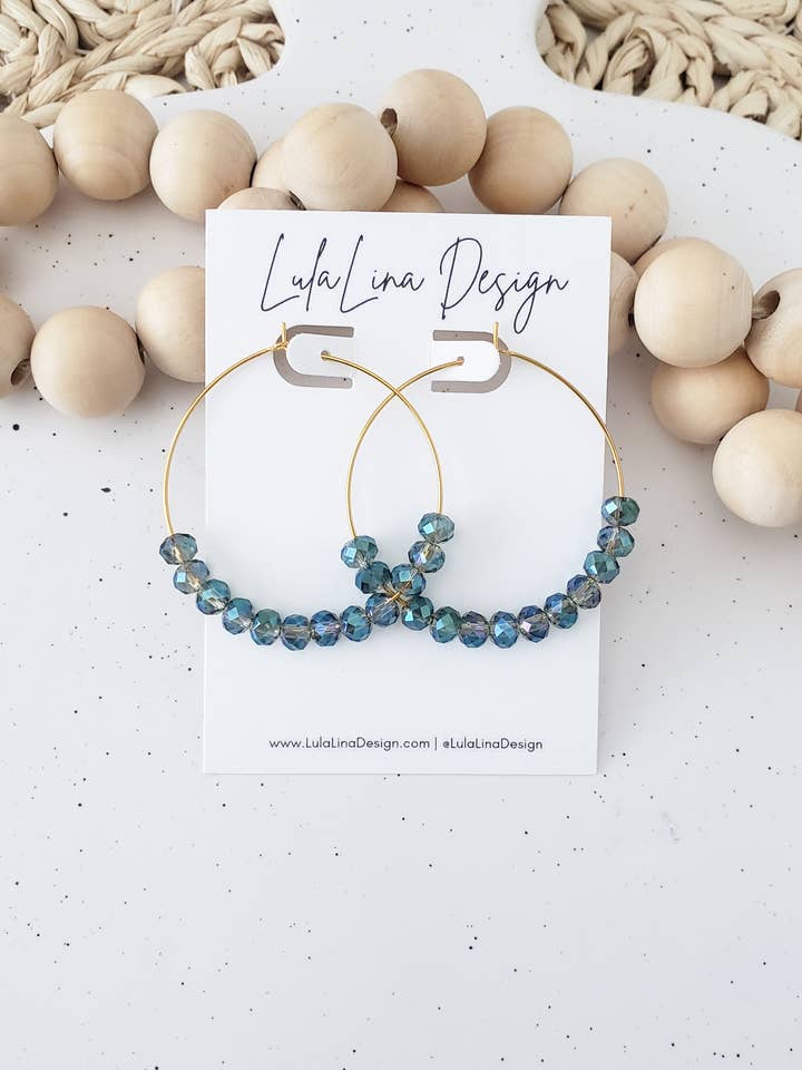 Blå kristallpärlstavar | Iriserande färger Guldbågar för wholesale av LulaLina Design