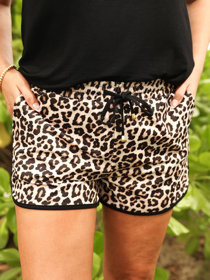 Pantaloncini Leopardati Safari Chic di Tutti i Giorni per la vendita all'ingrosso da parte di Jess Lea