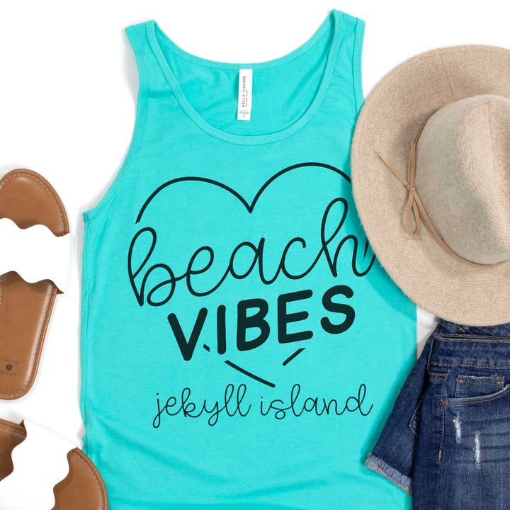 Débardeur unisexe personnalisé Beach Vibes Ajoutez le nom de votre plage pour la vente par Quotable Life